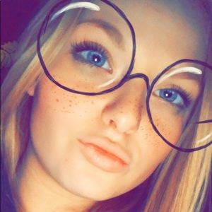 Meet your Posher, Alyssa